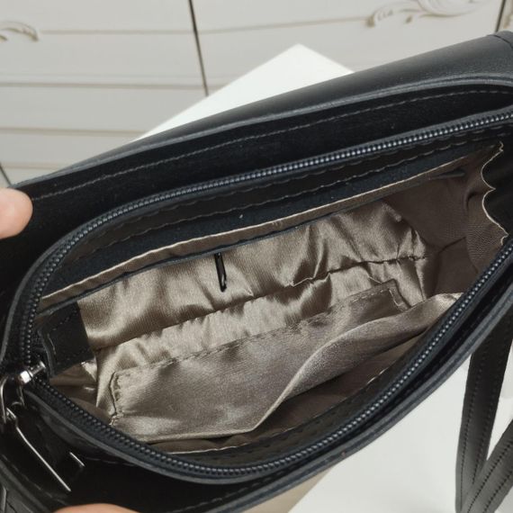 Маленька сумка-саквояж через плече крос-боді Чорна з червоним краєм | Зображення 6