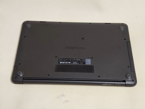 Ноутбук Б-класс Dell Inspiron 17 5767 / 17.3" (1920x1080) IPS / Intel Core i5-7200U (2 (4) ядра по 2.5 - 3.1 GHz) / 8 GB DDR4 / 256 GB SSD / Intel HD Graphics 620 / WebCam / DVD-ROM б/у | Зображення 8