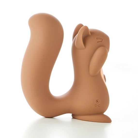 Вакуумний кліторальний стимулятор з вібрацією 2 в 1 у формі білочки Sweet Em Velvet Lure Brown | Зображення 3