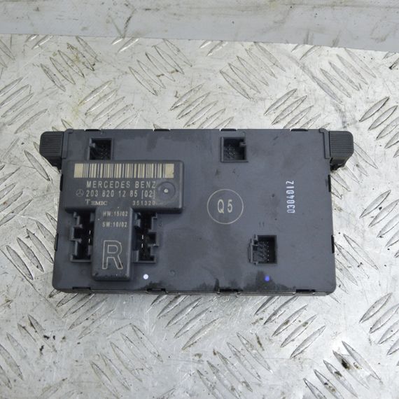 Блок управління передніх правих дверей Mercedes C-Class W203 2000-2007 Модуль дверей Мерседес в203 2038201285