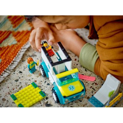 Конструктор LEGO City Карета швидкої допомоги й сноубордист 79 деталей (60403) | Зображення 8