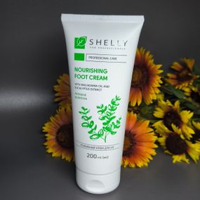 Поживний крем для ніг з олією макадамії та екстрактом евкаліпту Shelly 200 мл
