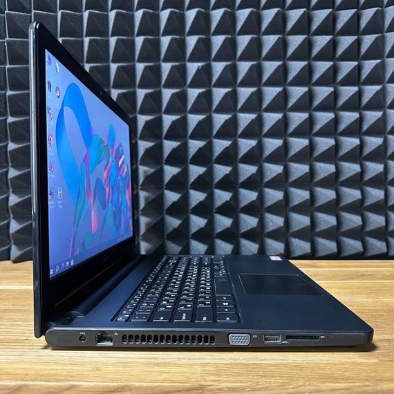 Ноутбук Б-клас Dell Vostro 15 3559 / 15.6" (1366x768) TN / Intel Core i5-6200U (2 (4) ядра по 2.3 - 2.8 GHz) / 8 GB DDR3 / 128 GB SSD / Intel HD Graphics 520 / WebCam б/в | Зображення 4