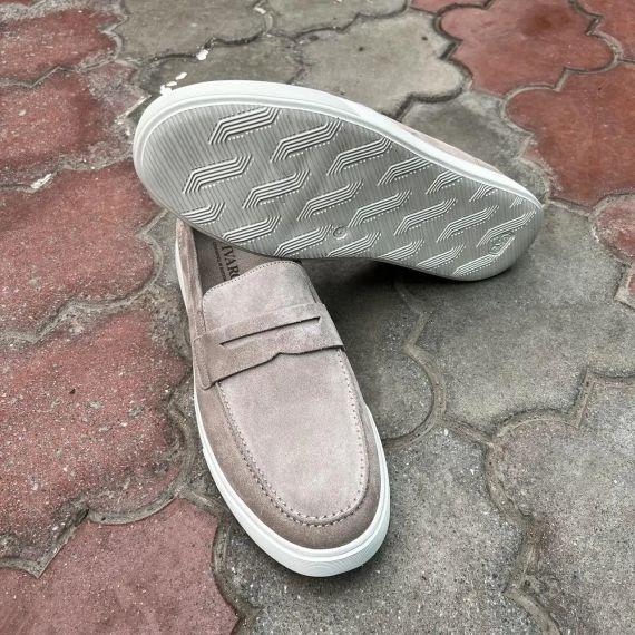 Мужские замшевые лоферы бежевого цвета 43 размера | Зображення 4