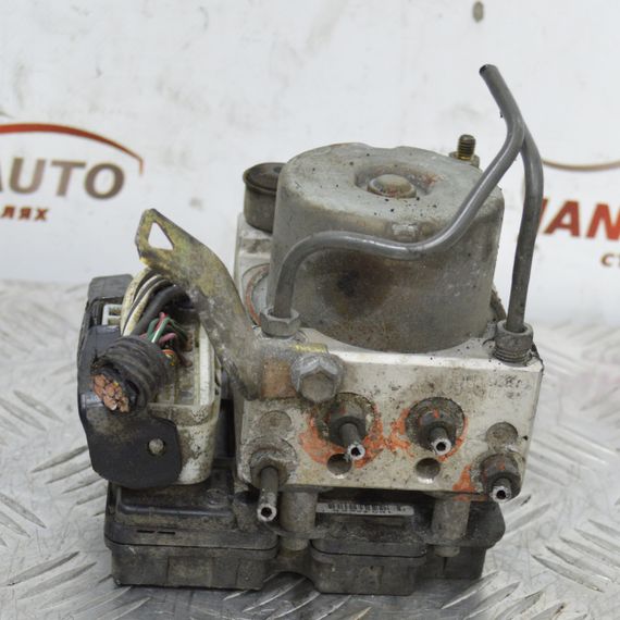 Блок ABS Toyota Yaris Verso 1999-2005 1.4 D-4D насос абс Тойота Яріс Версо 8954152230 4451052300