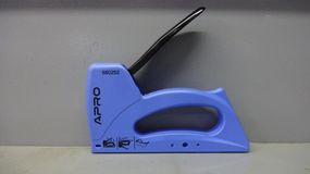 Степлер рессорный для скобы 6-10мм пластиковый корпус APRO