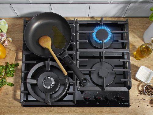 Варильна поверхня Gorenje GKTW642SYB/газ на склі/ електрозапалювання/таймер/ чавунна решітка/конфорка Wok/газконтроль/чорна (GKTW642SYB) | Зображення 1