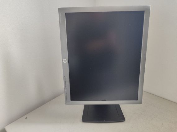 Монітор HP EliteDisplay E190i / 19" (1280x1024) IPS / VGA, DVI, DisplayPort / VESA 100x100 / VGA і кабель живлення в комплекті б/в | Зображення 3