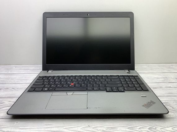 Ноутбук Б-клас Lenovo ThinkPad E570 / 15.6" (1920x1080) TN / Intel Core i5-7200U (2 (4) ядра по 2.5 - 3.1 GHz) / 8 GB DDR4 / 240 GB SSD / Intel HD Graphics 620 / WebCam б/в | Зображення 1