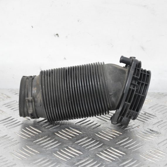 Патрубок повітряного фільтра 1.4 TSI Volkswagen Golf V Passat B6 2003-2010 Трубка фільтра повітря Фольксваген Гольф 5 1K0129684AN