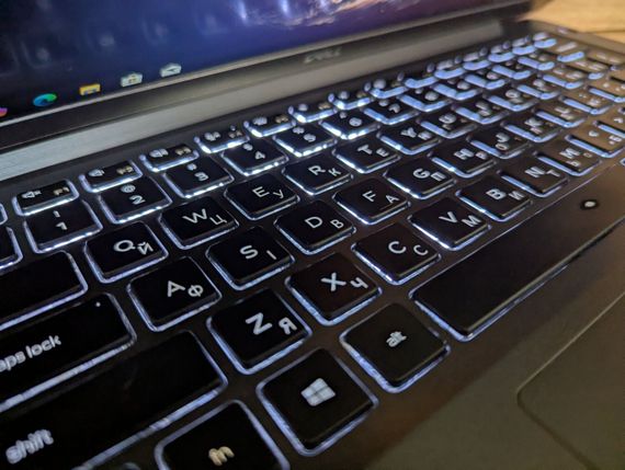 Ультрабук Б-клас Dell Latitude 7400 / 14" (1920x1080) IPS / Intel Core i7-8665U (4 (8) ядра по 1.9 - 4.8 GHz) / 16 GB DDR4 / 512 GB SSD / Intel UHD Graphics 620 / WebCam / HDMI / Windows 10 б/в + Подарунок Бездротова миша / USB | Зображення 5