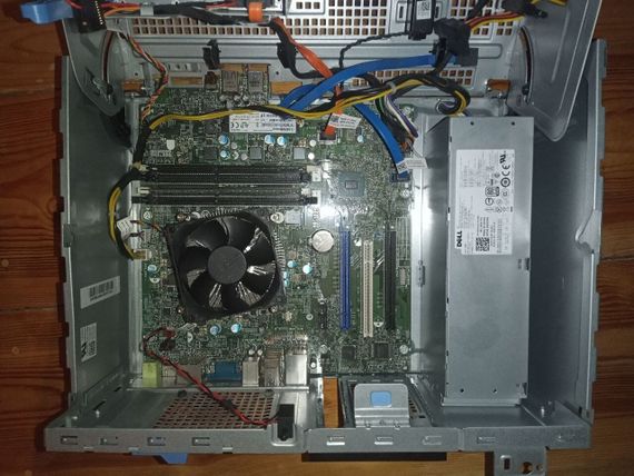 ПК Б-клас Dell OptiPlex 5040 Tower / Intel Core i3-6100T (2 (4) ядра по 3.2 GHz) / 4 GB DDR3 / 120 GB SSD / Intel HD Graphics 530 / DVD-RW б/в | Зображення 3