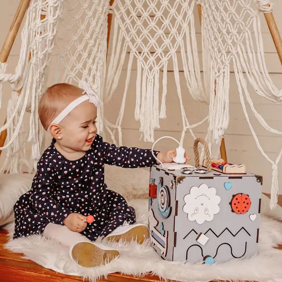 Розвиваюча іграшка Бізікуб Temple Group TG200165 23х23х23 см Сірий | Зображення 5