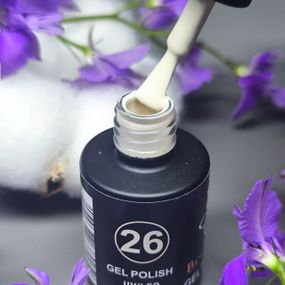 Гель-лак для нігтів Bee Nails 026 (світло-ванільний) 8мл