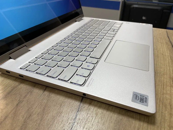 Ноутбук  Lenovo Yoga C740-15IML 15.6" FHD Touch i7 10510U/16gb/256Gb SSD | Зображення 4