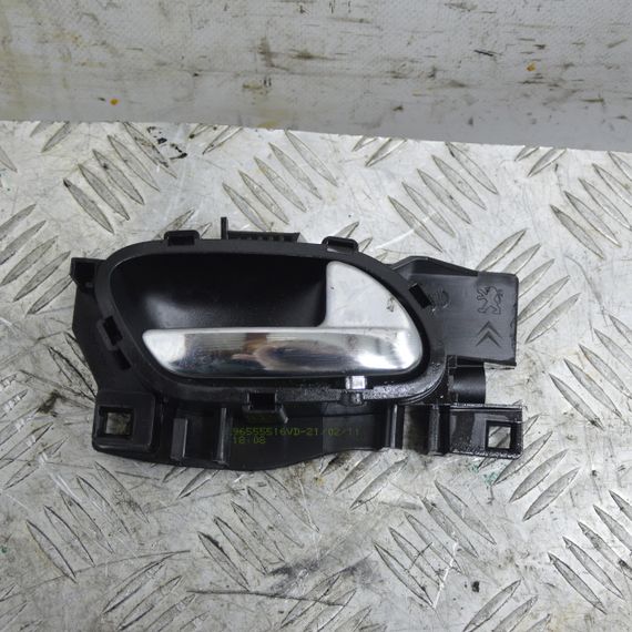 Ручка дверей внутрішня права Peugeot 207 2006-2013 Ручка дверей права Пежо 207 96555516VD