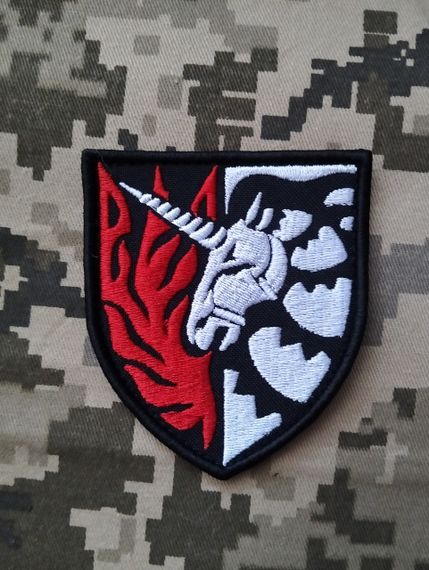 Шеврон єдиноріг (червоний)