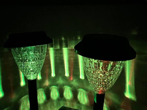 Садовые светильники на солнечной батарее Garden Path Light RGB 6 шт водонепроницаемые LED фонарики для дорожек и сада Черный | Зображення 5