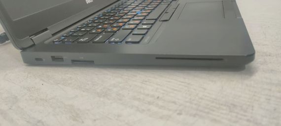 Ультрабук Б-класс Dell Latitude 5480 / 14" TN / Intel Core i5-7300U (2(4) ядра по 2.6-3.5GHz) / 8GB DDR4 / 256GB SSD / HD Graphics 620 б/у | Зображення 7