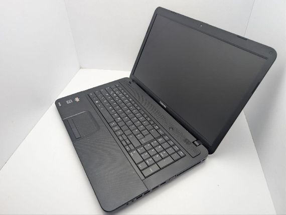 Ноутбук Toshiba Satellite C870D / 17.3" (1600x900) TN / AMD E1-1200 (2 ядра по 1.4 GHz) / 8 GB DDR3 / 250 GB HDD / AMD Radeon HD 7310 Graphics / WebCam / Без АКБ б/в | Зображення 6