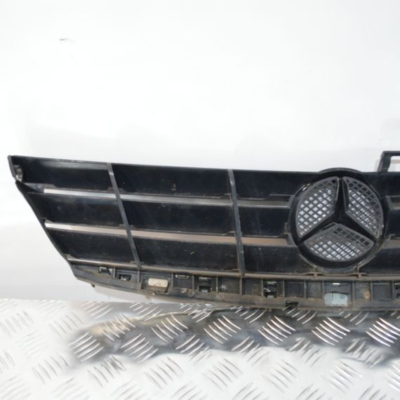 Решітка радіатора Mercedes W169 2004-2008 дорестайл Решітка переднього бампера Мерседес в169 1698800083 | Зображення 4