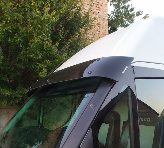 Козырек на лобовое стекло V2 (черный глянец, 5мм) для Iveco Daily 2014-2024 гг | Зображення 4