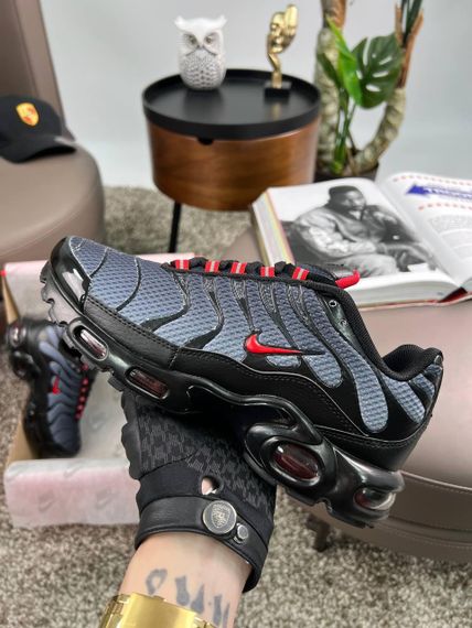 Чоловічі кросівки Air Max Plus New Black Grey Red , В'єтнам 43 27,5