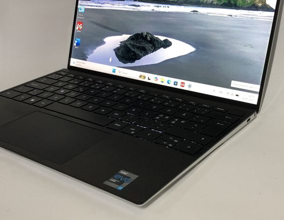 Ультрабук Dell XPS 13 9310 / 13.3" (1920x1200) IPS / Intel Core i7-1185G7 (4 (8) ядра по 3.0 - 4.8 GHz) / 16 GB DDR4 / 512 GB SSD NVMe / Intel Iris Xe Graphics / WebCam / Win 11 Pro б/у + Подарок Флеш-накопитель Kingston DataTraveler Exodia S 64GB | Зображення 8