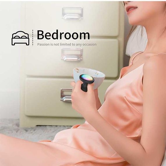 Светящаяся анальная пробка с вибрацией 10X Light Up Rechargeable Anal Plug - 4,4 см – Анальные игрушки | Зображення 7
