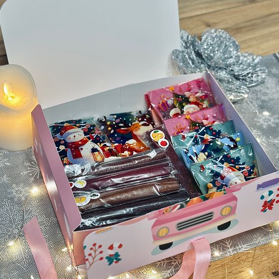 Подарунковий набір пастили XL «Різдвяна колекція смаків» — три види пастили, 1,3 кг (рожева коробки) | Зображення 1