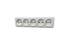 Розетка зовнішньої установки 5-а б/з біла IP20 Lemur Ny95000988