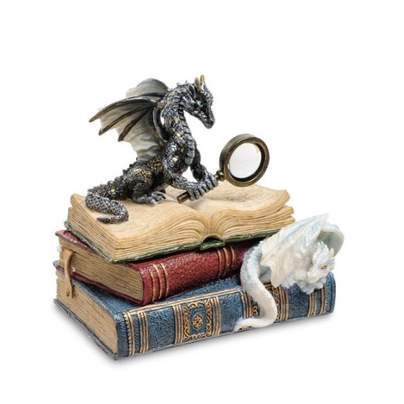 Скринька Дракони на книгах 13х11х13,5 см