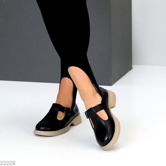 Чорні шкіряні демі туфлі на ремінці натуральна шкіра на бежевій підошві | Зображення 7