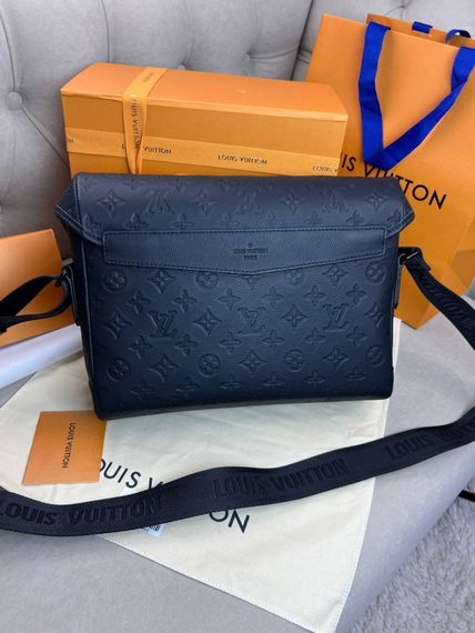 Месенджер чорна Louis Vuitton Voyager PM Monogram Shadow c872 | Зображення 3
