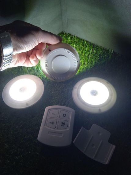 Светодиодный сенсорный ночник с таймером пультом LED на батарейках Watton набор крепление на любую поверхность | Зображення 2
