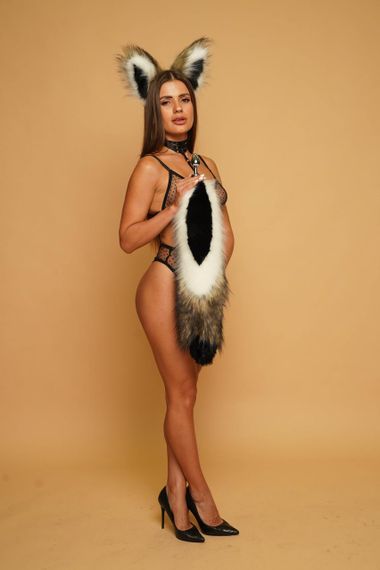 Анальний хутряний хвіст без пробки, Триколірний: Коричневий, білий, чорний з чорним кінчиком, OKOVA 60 см. sexstyle | Зображення 3