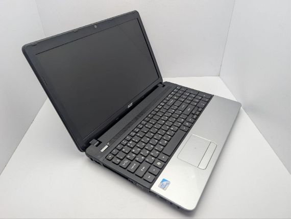 Ноутбук Б-класс Acer Aspire E1-531 / 15.6" (1366x768) TN / Intel Pentium B960 (2 ядра по 2.2 GHz) / 8 GB DDR3 / 500 GB HDD / Intel HD Graphics / WebCam / DVD-ROM / АКБ не держит б/у | Зображення 3
