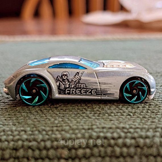 Набор из 5-ти машинок Хот Вилс Бэтмен Оригинал Hot Wheels Batman Бэтмобиль, Пингвин, Мистер Фриз | Зображення 3