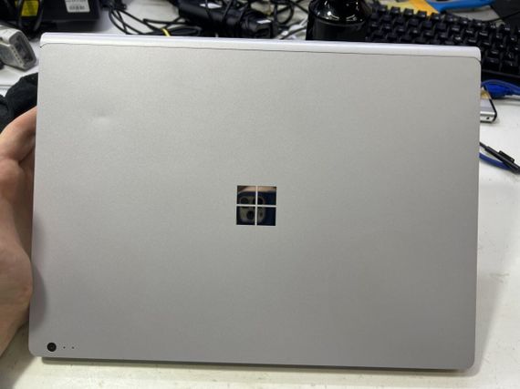 Ультрабук-трансформер Microsoft Surface Book 2 / 13.5" (3000x2000) IPS Touch / Intel Core i5-7300U (2 (4) ядра по 2.6 - 3.5 GHz) / 8 GB DDR3 / 240 GB SSD / Intel HD Graphics 620 / WebCam б/у + Подарок Беспроводная мышь HOCO GM28 | Зображення 5