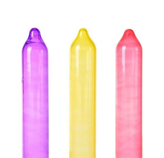 Презервативи Holographic Recare Fruit Flavour Condoms 3 шт, аромати: м'ята, банан, полуниця | Зображення 1