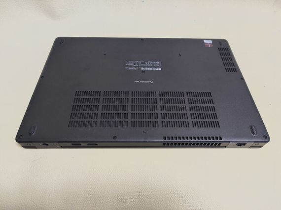 Мобільна робоча станція Dell Precision 3520 / 15.6" (1920x1080) IPS / Intel Core i7-7820HQ (4 (8) ядра по 2.9 - 3.9 GHz) / 16 GB DDR4 / 256 GB SSD / nVidia Quadro M620, 2 GB GDDR5, 128-bit / WebCam б/в | Зображення 7