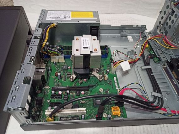 ПК Fujitsu Esprimo E500 E85+ SFF / Intel Core i5-2400 (4 ядра по 3.1 - 3.4 GHz) / 8 GB DDR3 / 120 GB SSD / Intel HD Graphics 2000 / DVD-ROM б/в | Зображення 4