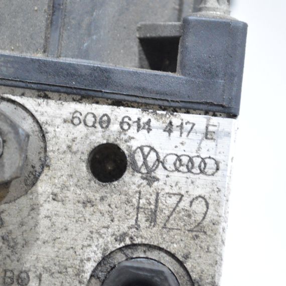 Блок управління ABS Skoda Fabia I 1999-2008 Насос АБС Шкода Фабія 1 6Q0614417E | Зображення 4