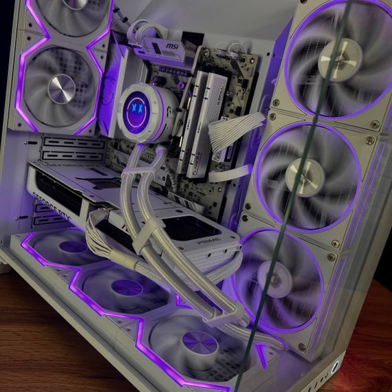 Збірка на замовлення: ПК GameMax Infinity Pro White Tower / AMD Ryzen 7 7800X3D (8 (16) ядер по 4.2 - 5.0 GHz) / 32 GB DDR5 / 2000 GB SSD M.2 / nVidia GeForce RTX 5070, 12 GB GDDR7, 192-bit / 850W | Зображення 4