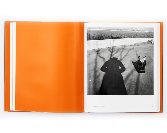 Подарочная книга для фотографов Vivian Maier: A Photographer Found (Итальянский язык) книги по фотографии | Зображення 1