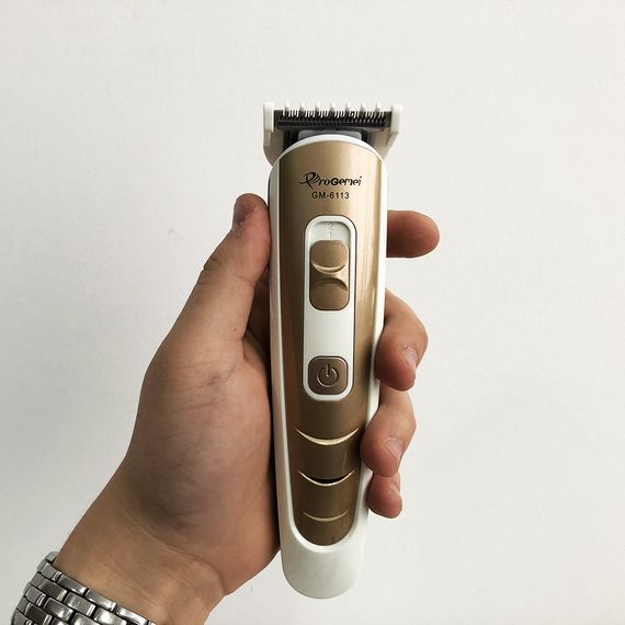 Машинка для стрижки волосся Gemei GM-6113 акумуляторна, чоловіча машинка для гоління. Колір: золотий | Зображення 3