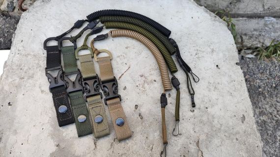 Тренчик-карабін шнур страхувальний кручений шнур спіральний паракорд оптом в наявності 4 кольорів MS