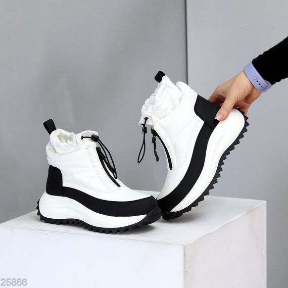 Спортивні чорно-білі черевики дутики водонепроникні з фіксатором 41