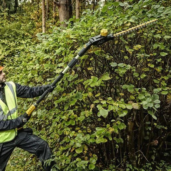 Кусторез аккумуляторный нож 55мм безщеточный со штангой DeWALT DCMPH566P1 | Зображення 9
