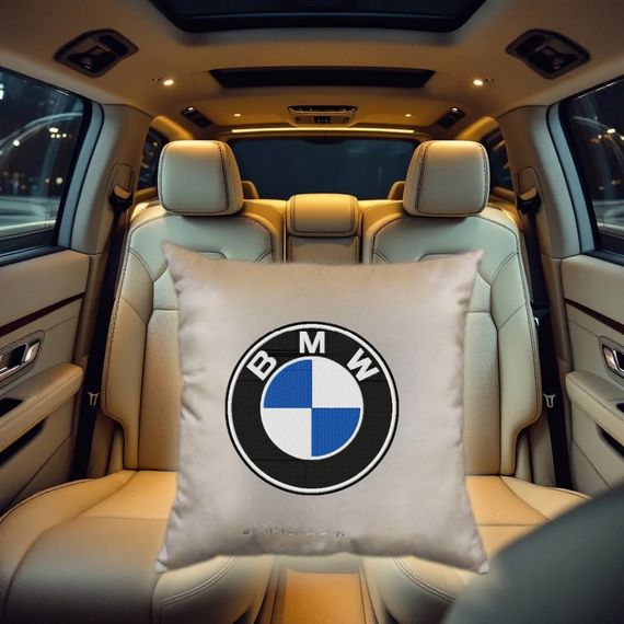 Авто Подушка з вишивкою логотипу марки бмв BMW бежевий автомобілісту 00454